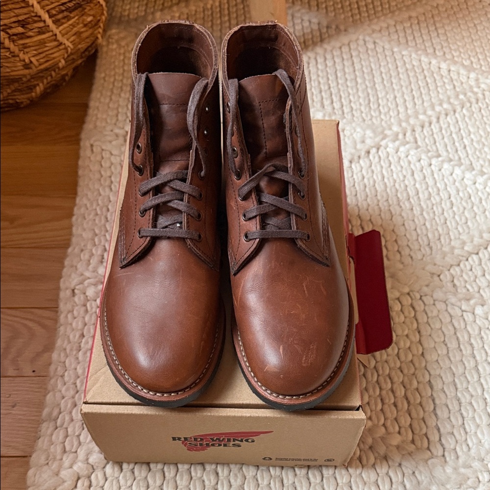 Red Wing Merchant Brown Boots- color amber- style 08064 9.5 D size